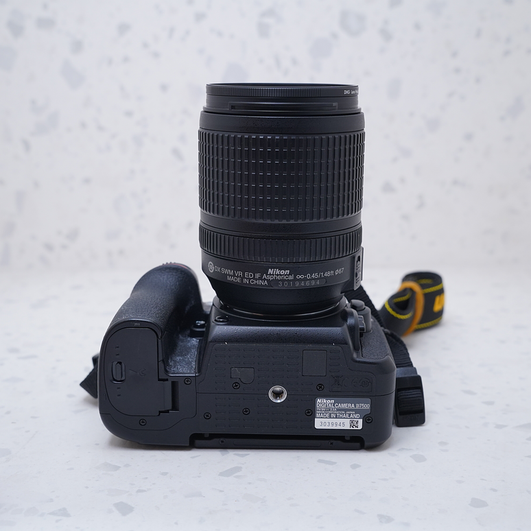 Nikon D7500 + 18-140mm - USADO 7