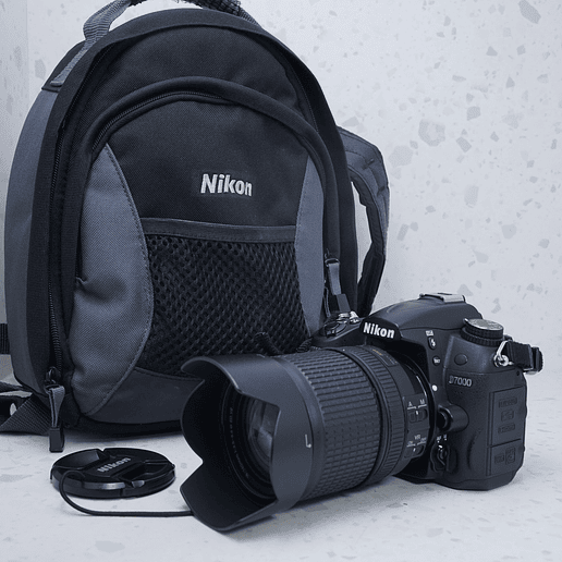 Nikon D7000 + 18-140mm - USADO 2