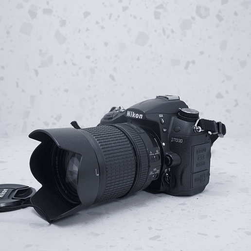 Nikon D7000 + 18-140mm - USADO 3