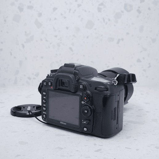 Nikon D7000 + 18-140mm - USADO 5