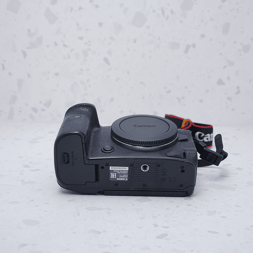 Canon EOS R5 - USADO 8