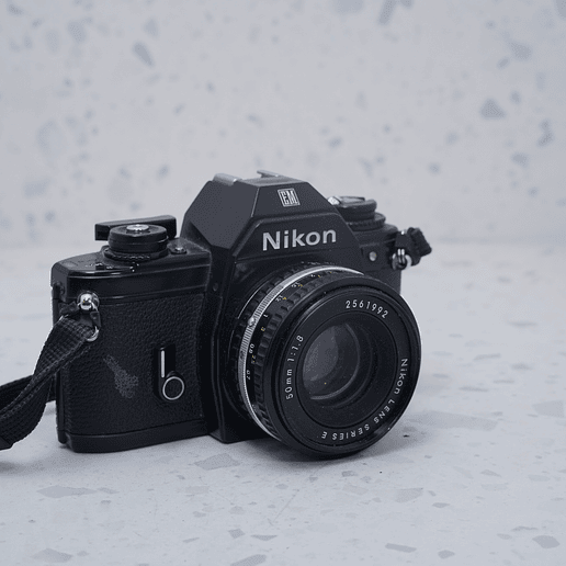 Nikon EM + 50mm - USADO 5