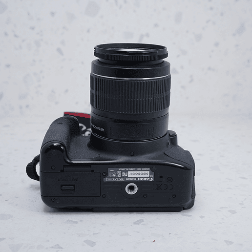 Canon EOS Rebel T4i con lente EF-S 18-55mm - USADO 7