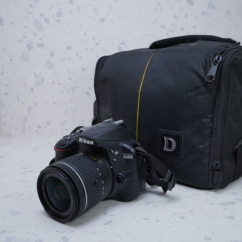 Nikon D3400 + Lente 18-55mm - USADO 2