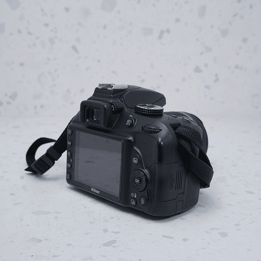 Nikon D3400 + Lente 18-55mm - USADO 4