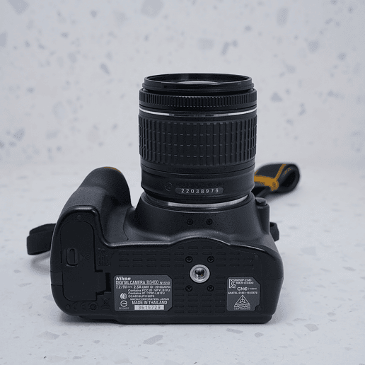 Nikon D3400 + Lente 18-55mm - USADO 7