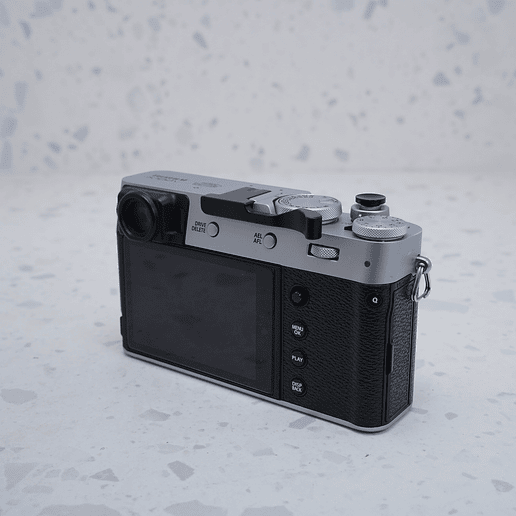 FUJIFILM X100V (Silver edition) - USADO 5