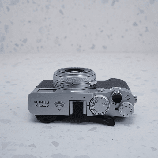 FUJIFILM X100V (Silver edition) - USADO 7