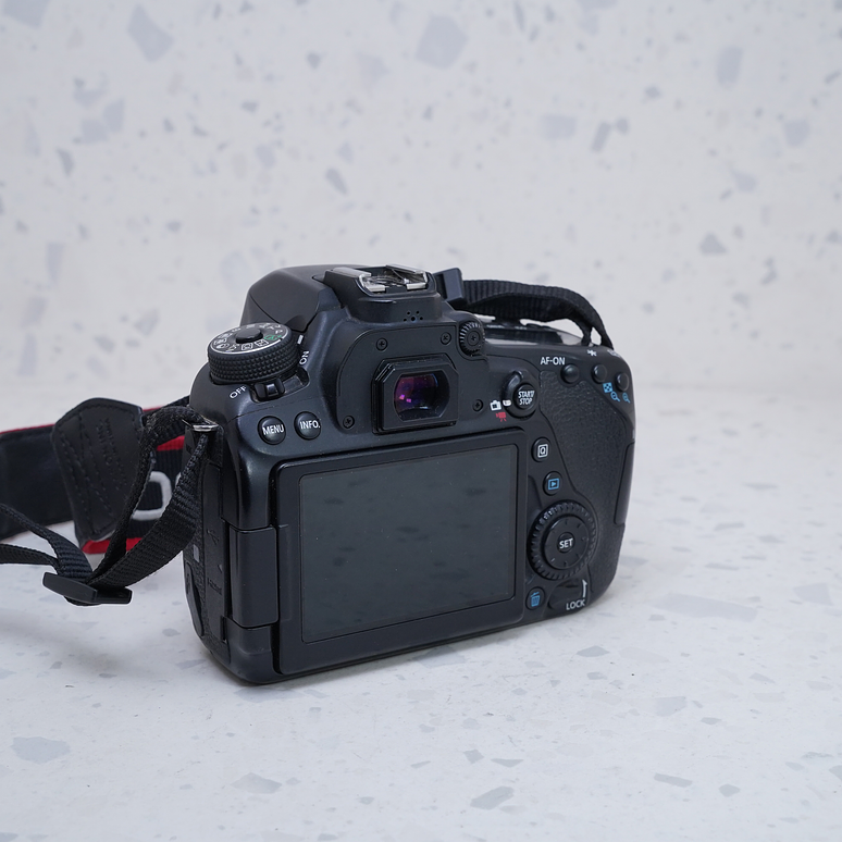 Canon EOS 80D (Body) - USADO 3