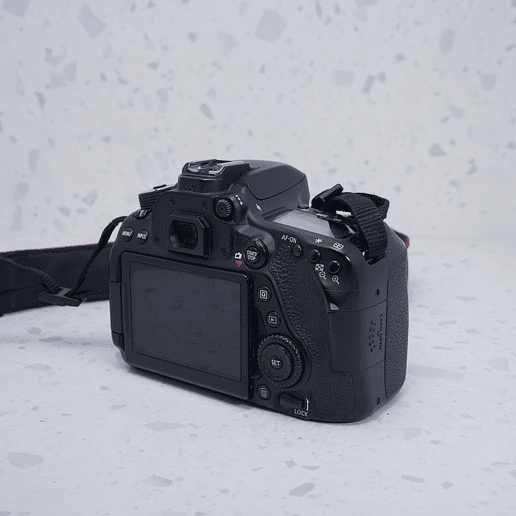 Canon EOS 80D (Body) - USADO 4