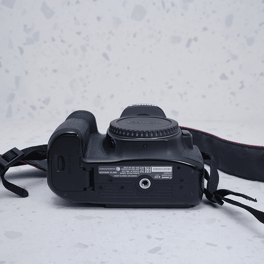 Canon EOS 80D (Body) - USADO 7