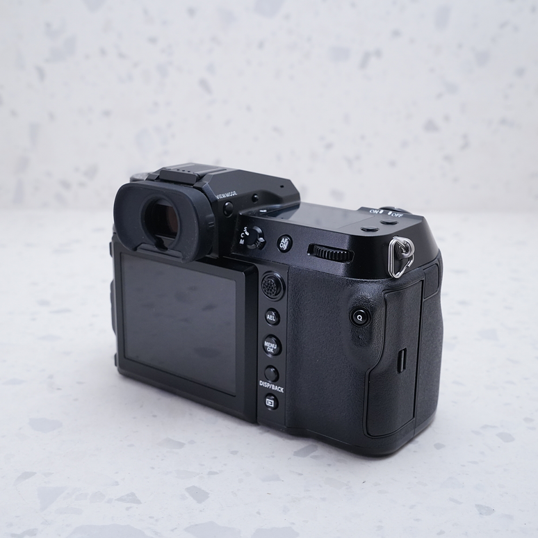 FUJIFILM GFX 100S - USADO 2