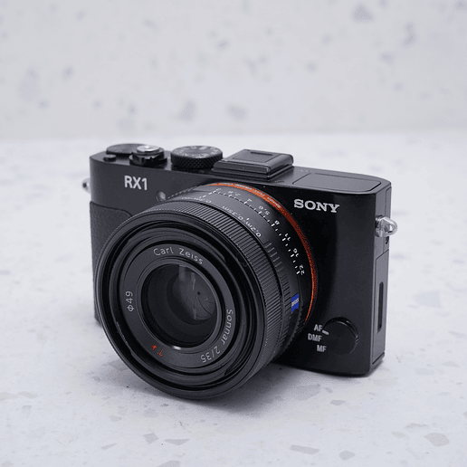 Sony  DSC-RX1 (Full Frame) - USADO 3