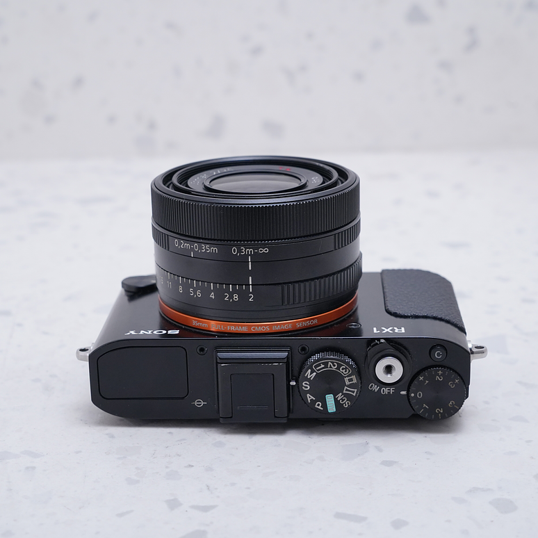 Sony  DSC-RX1 (Full Frame) - USADO 8