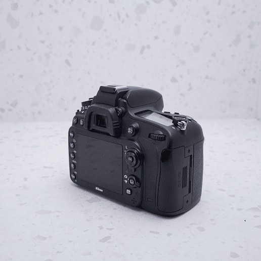 Nikon D610 DSLR (Body) - USADO 5