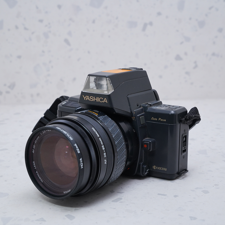 Yashica 230-AF + Lente 28-35mm - USADO 1