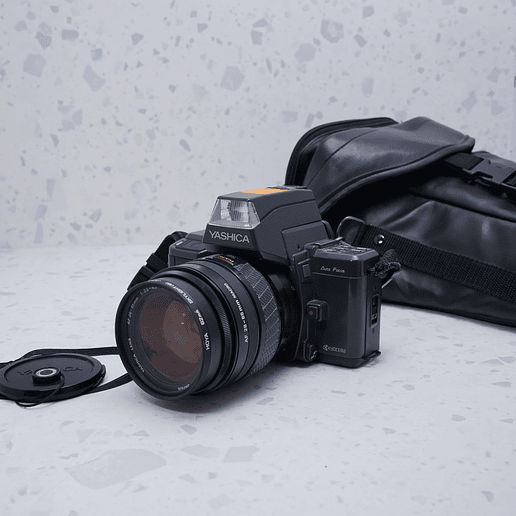Yashica 230-AF + Lente 28-35mm - USADO 2