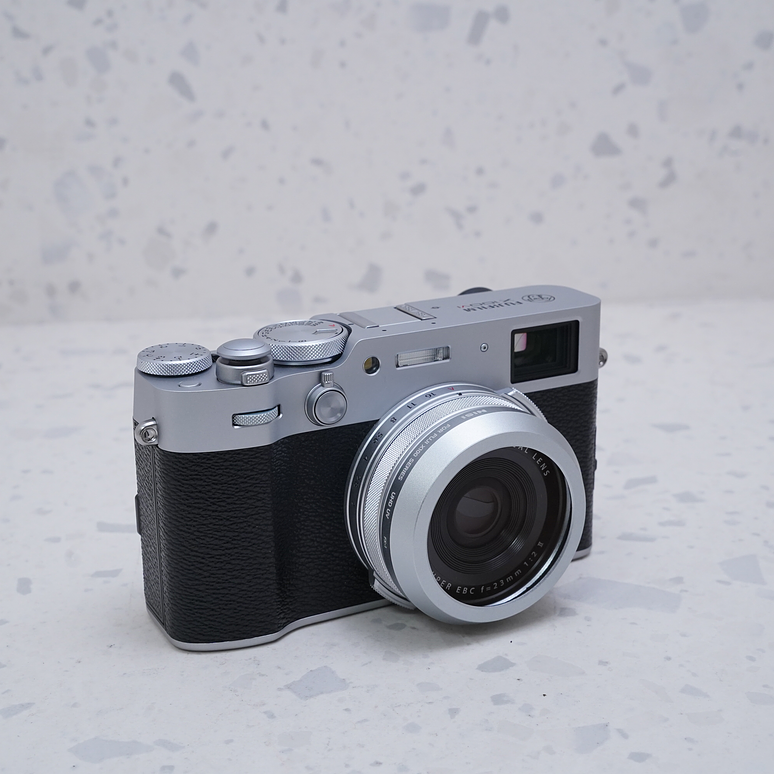 FUJIFILM X100VI (Silver) - USADO 4