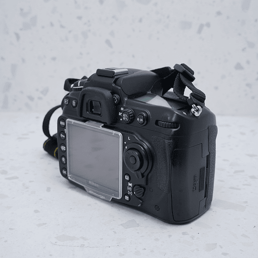 Nikon D300S + 50mm - USADO 4