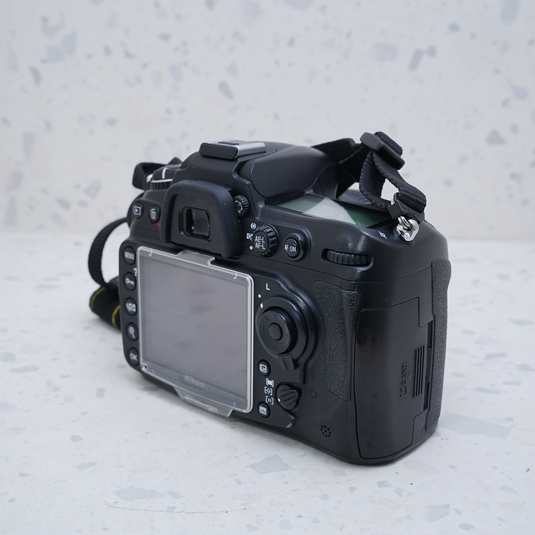 Nikon D300S + 50mm - USADO 4