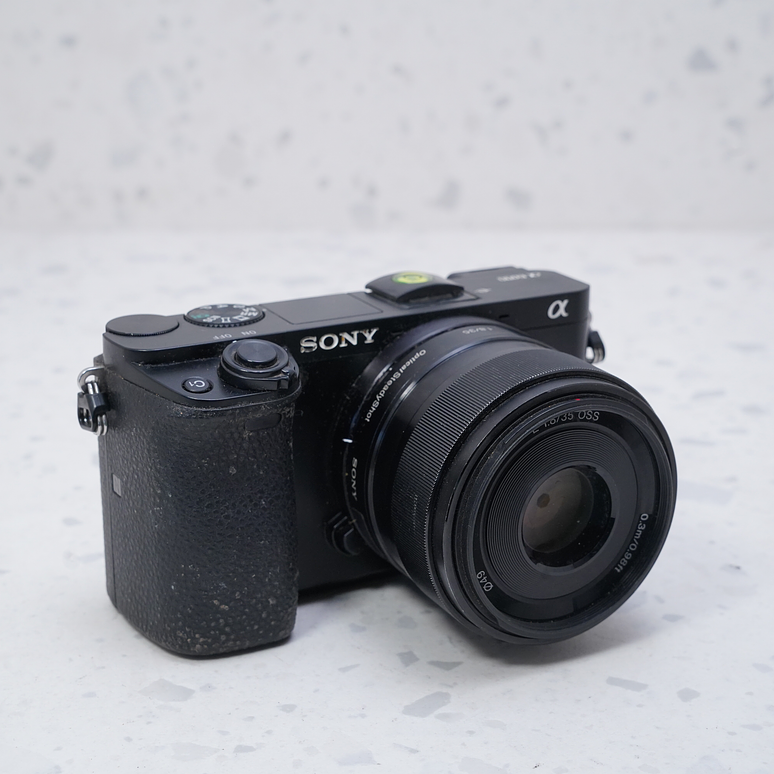  Sony Alpha a6000 + 35mm - USADO 4