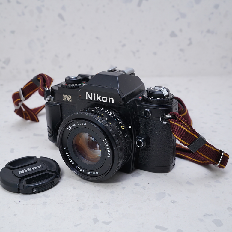 Nikon FG + 50mm f/1.8 - USADO 1