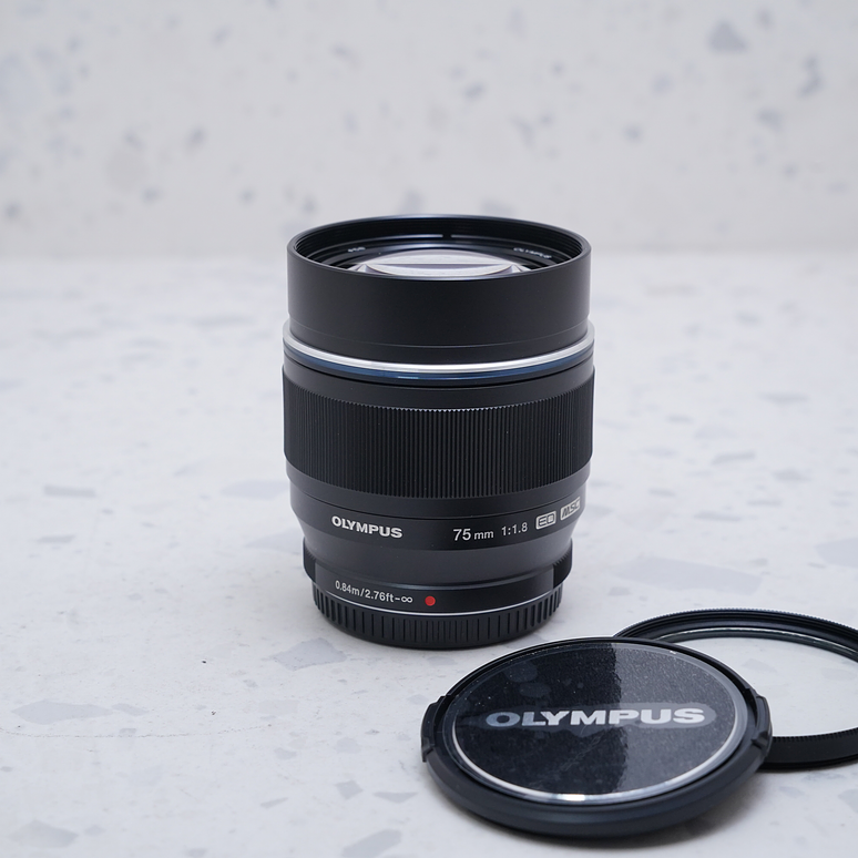 Olympus M.Zuiko Digital ED 75mm f/1.8 - USADO 2