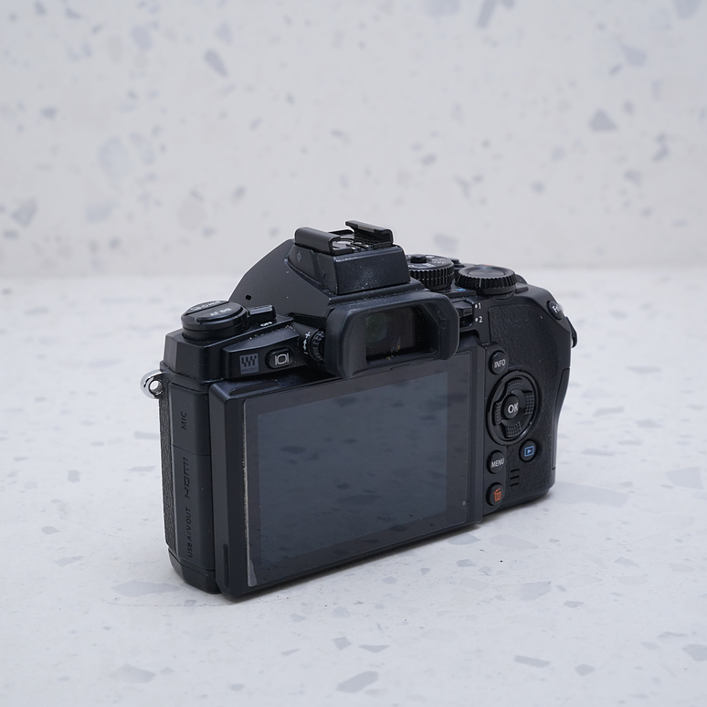 Olympus OM-D E-M1 Mirrorless - USADO 3