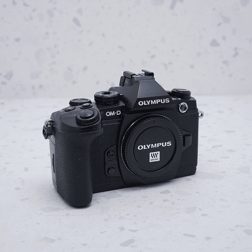 Olympus OM-D E-M1 Mirrorless - USADO 4