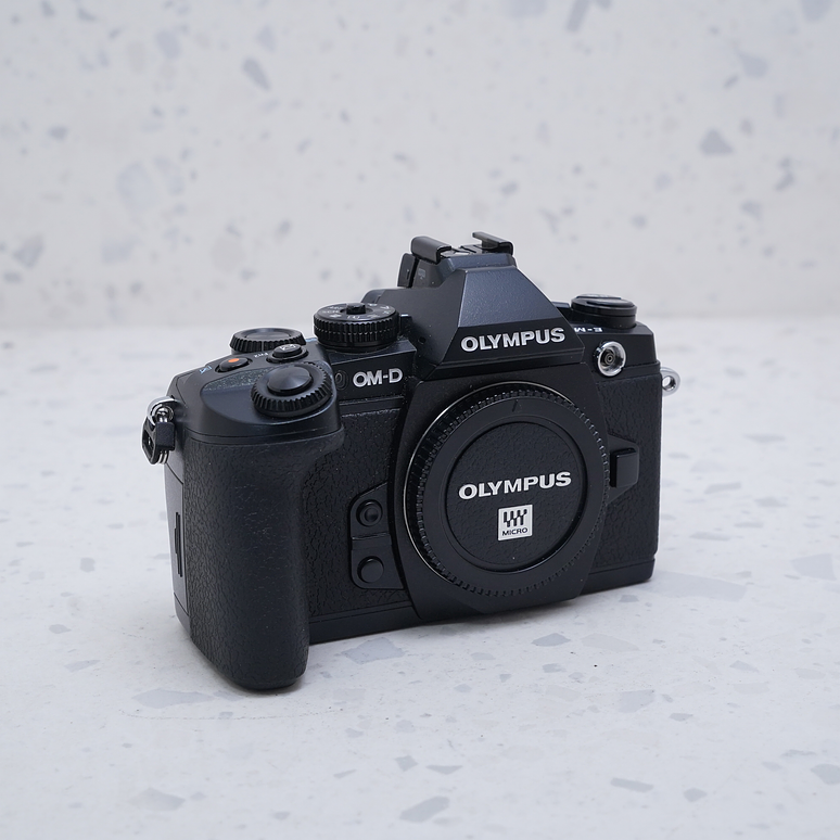 Olympus OM-D E-M1 Mirrorless - USADO 4