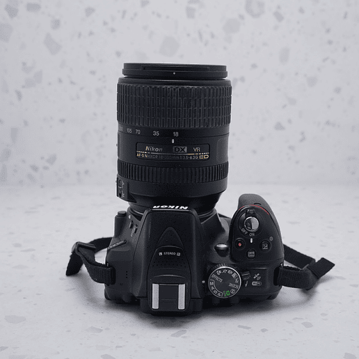 Nikon D5300 DSLR con lente 18-300mm f/3.5-6.3G ED VR - USADO 6