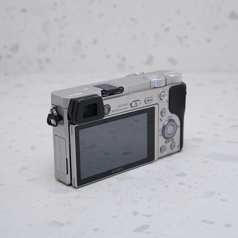 Sony a6000 Silver (Body) - USADO 3