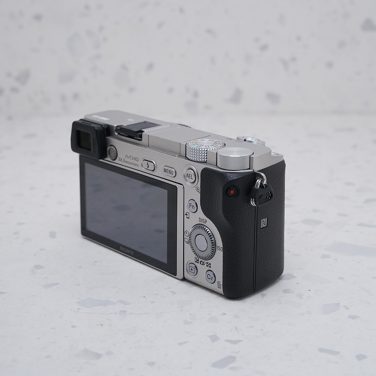 Sony a6000 Silver (Body) - USADO 6