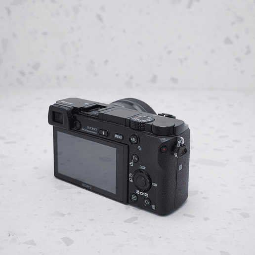 Sony a6000 + Lente 16-50mm - USADO 3