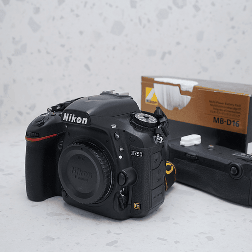 Nikon D750 (Body) - USADO 2