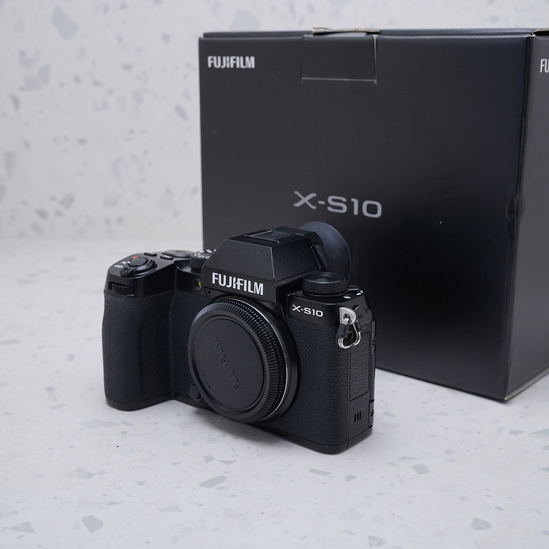 FUJIFILM X-S10 Mirrorless (Cuerpo) - USADO 2