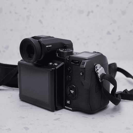 FUJIFILM GFX 50S (BODY) - USADO 8