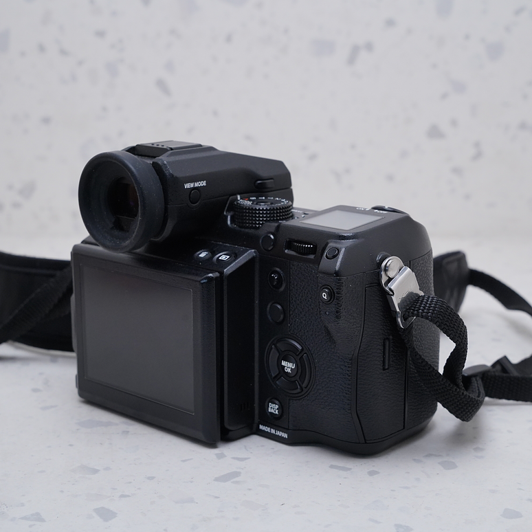 FUJIFILM GFX 50S (BODY) - USADO 8