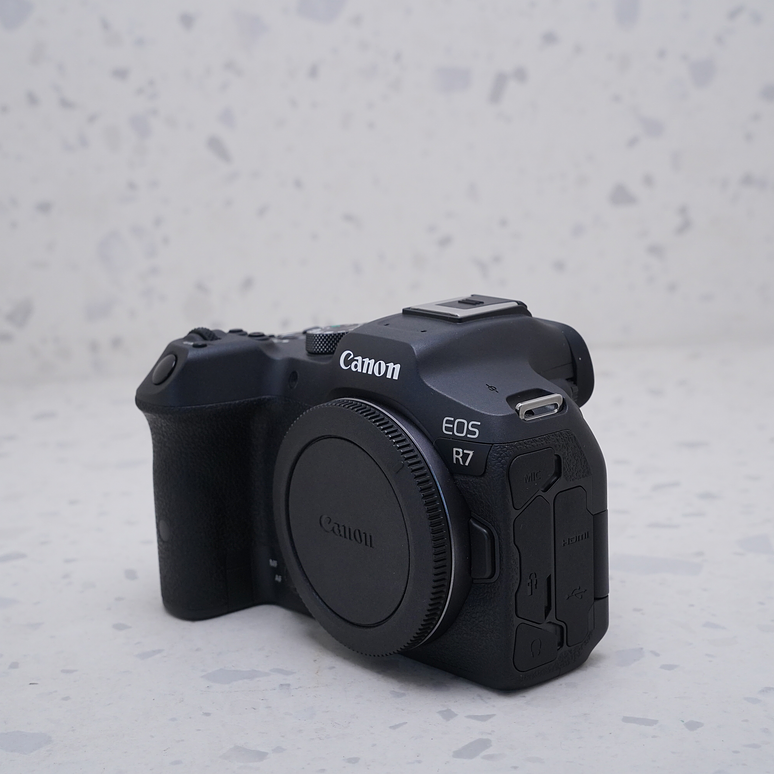 Canon EOS R7 - USADO 3