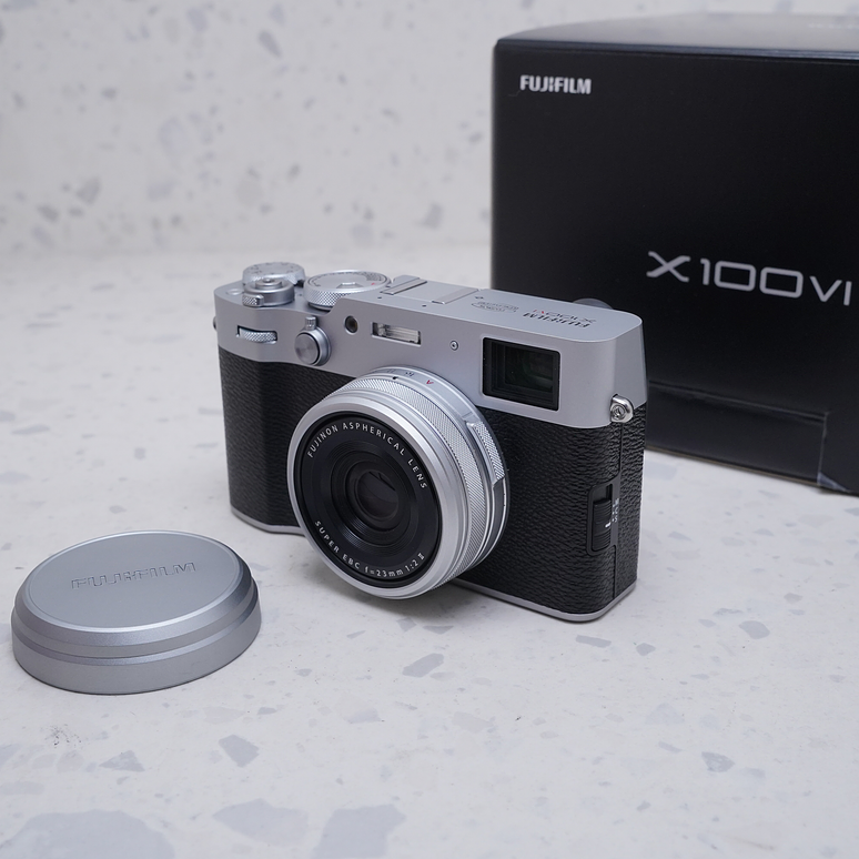 FUJIFILM X100VI (Silver) - USADO 2
