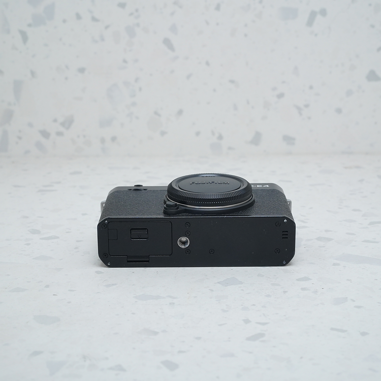 Fujifilm X-E4 Body Black 7