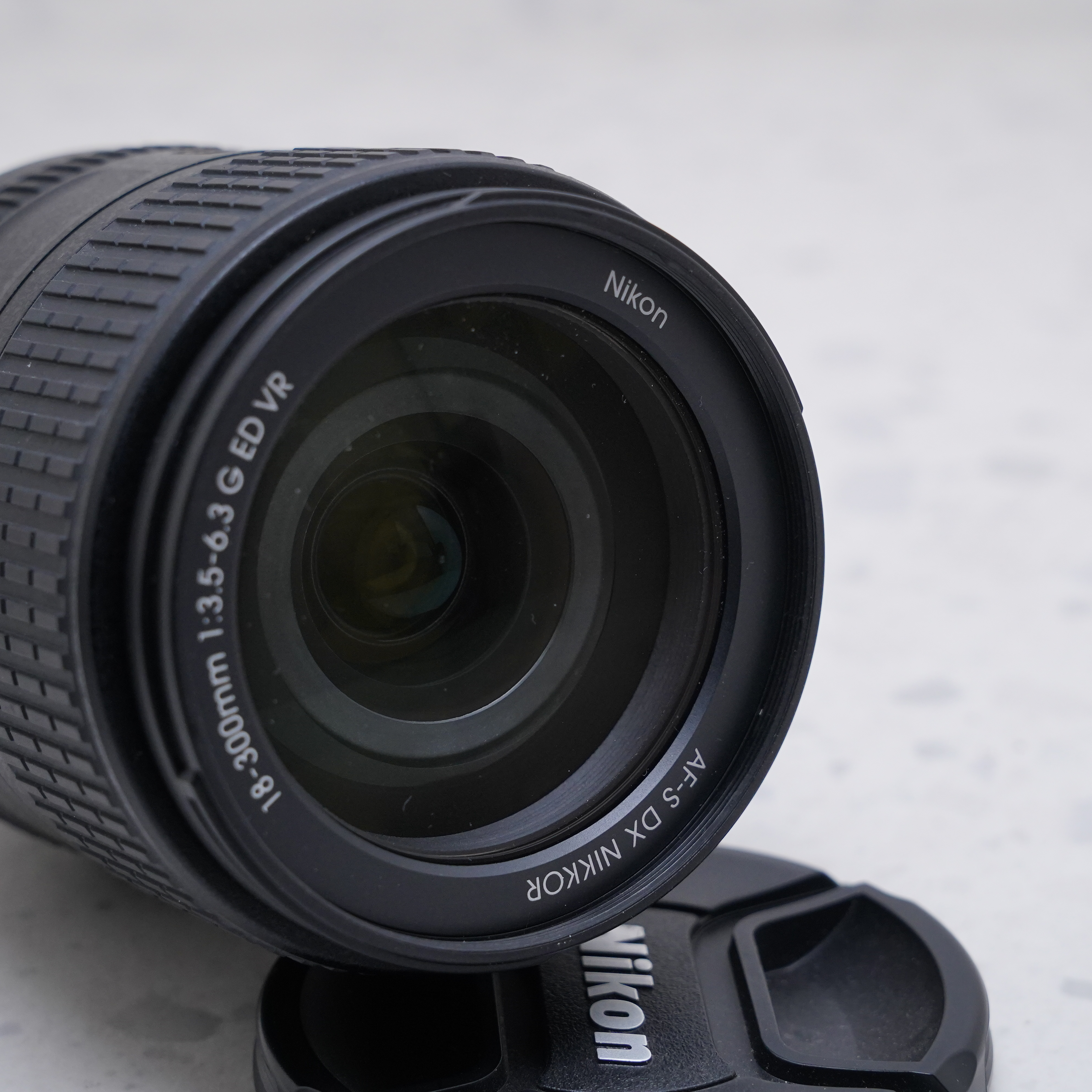 Nikon AF-S NIKKOR 18-300mmm 1:3,5-6.3G ED DX VR - USADO