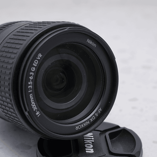 Nikon AF-S NIKKOR 18-300mmm 1:3,5-6.3G ED DX VR - USADO 3