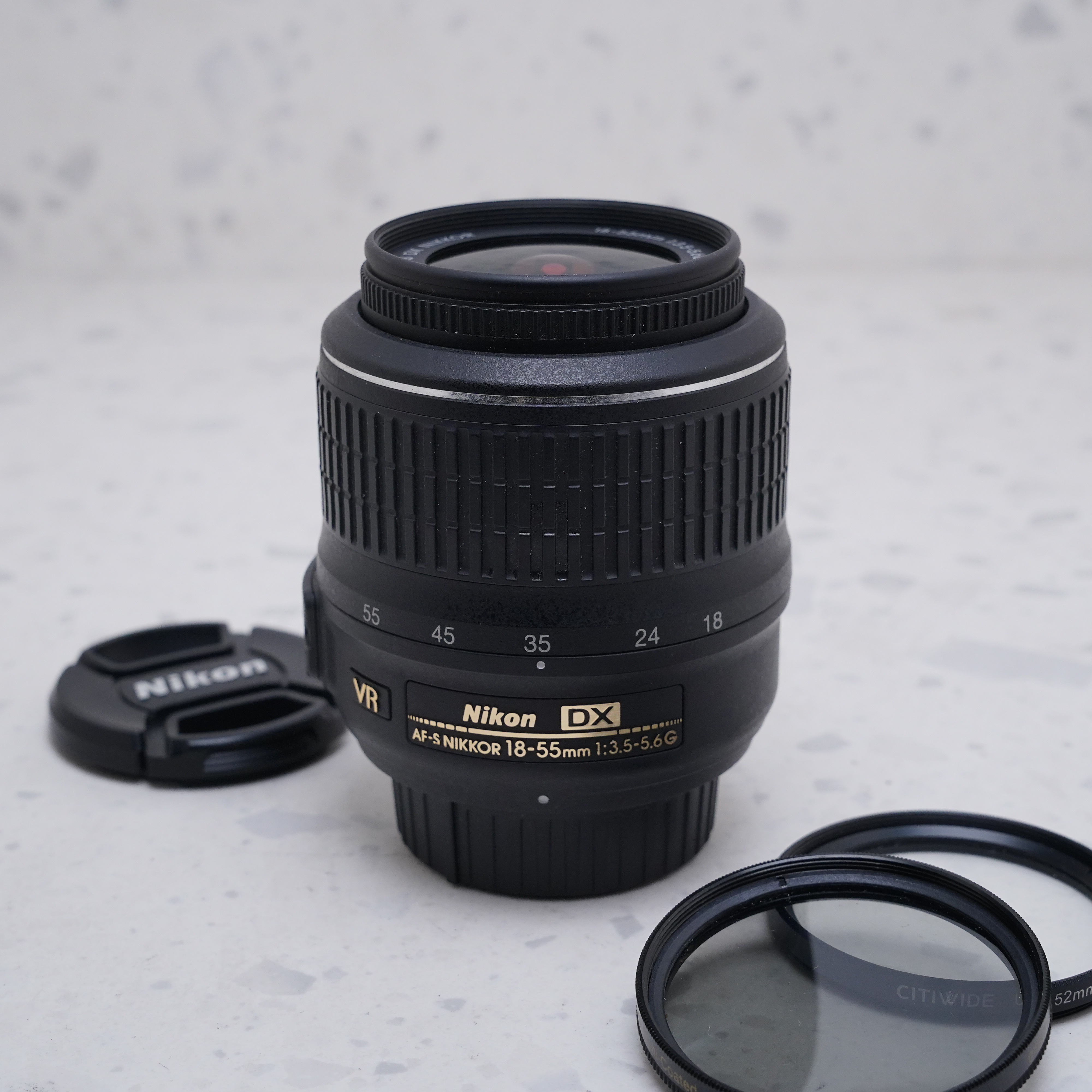 Nikon AF-S DX NIKKOR 18-55mm f/3.5-5.6G VR - USADO