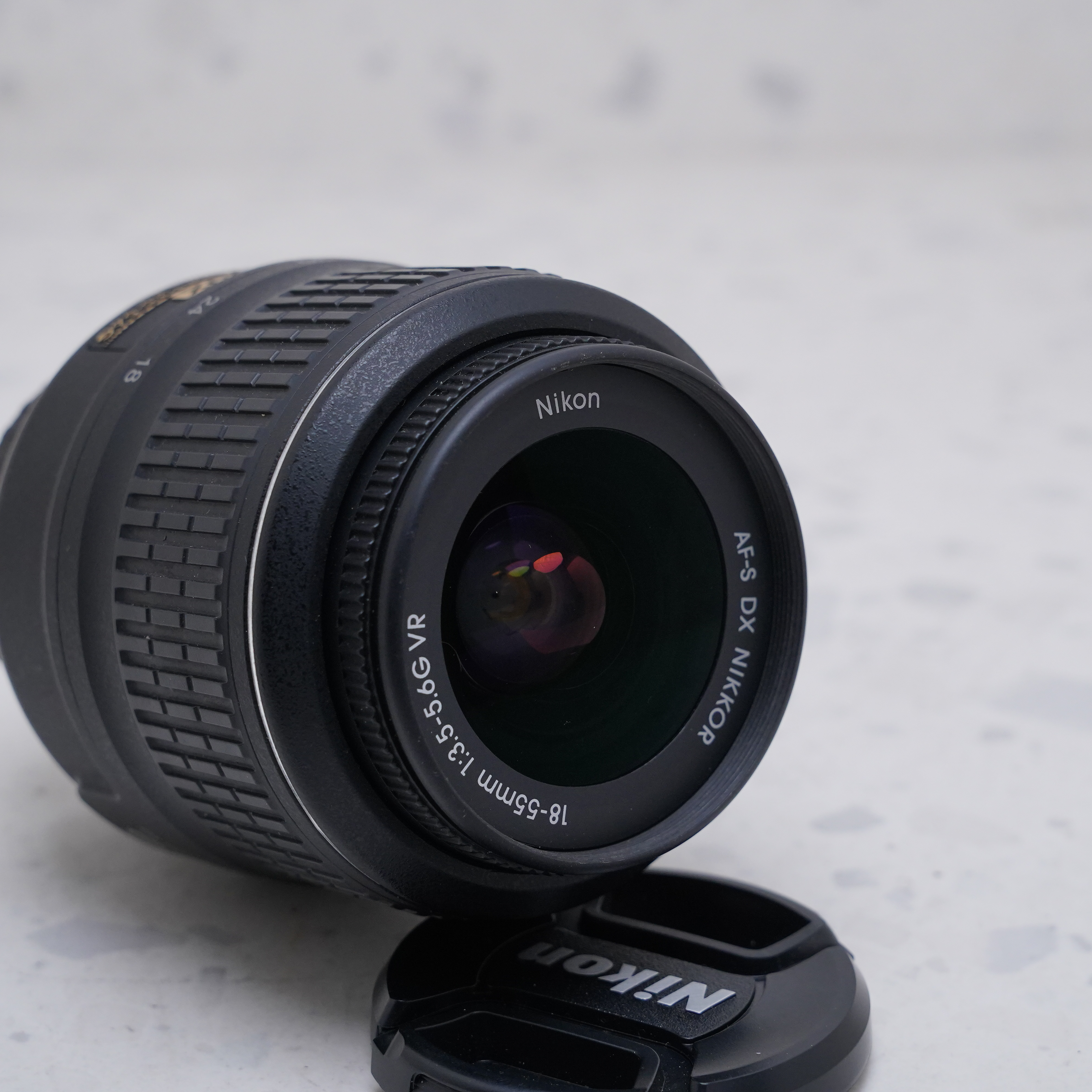 Nikon AF-S DX NIKKOR 18-55mm f/3.5-5.6G VR - USADO