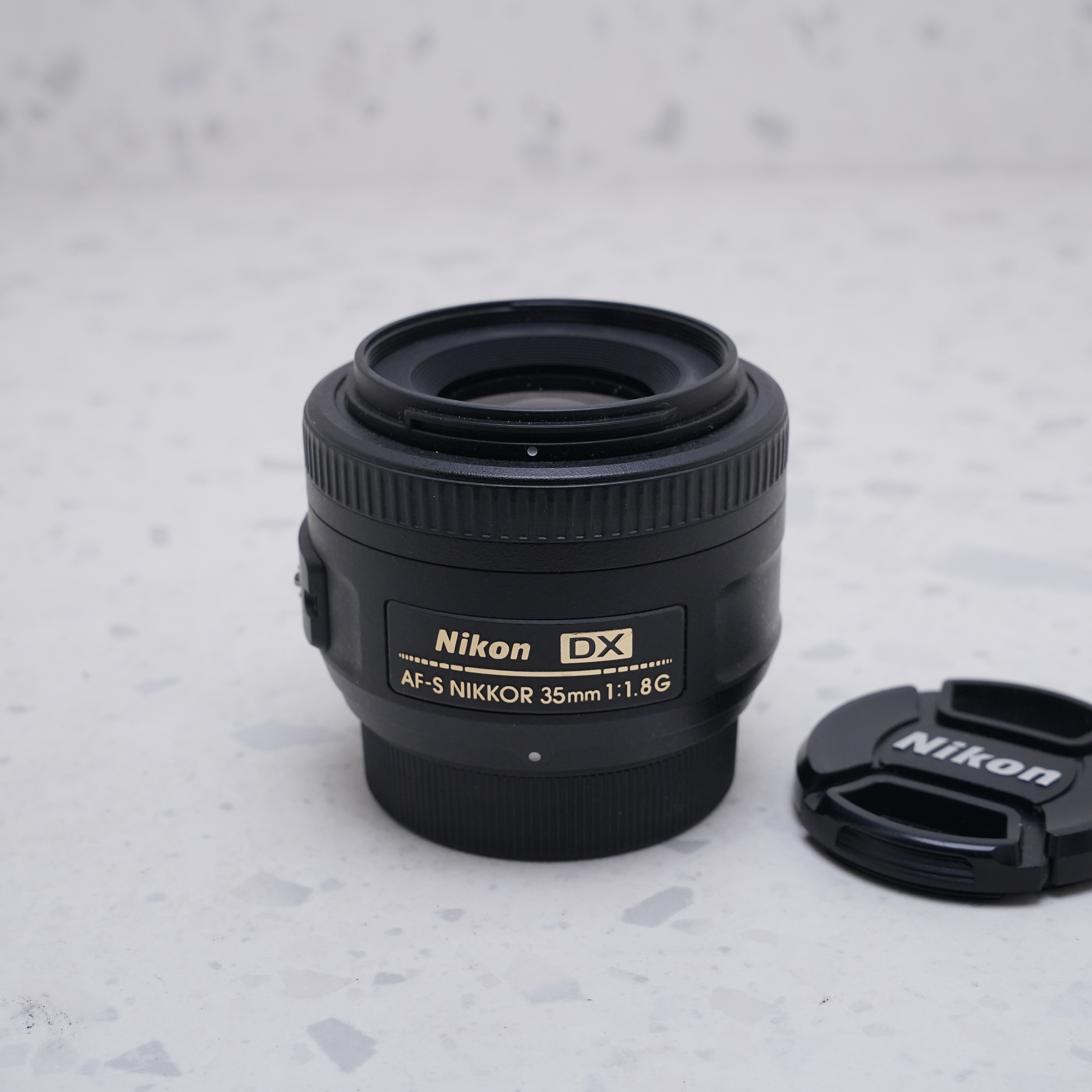 Nikon AF-S DX NIKKOR 35mm f/1.8G - USADO