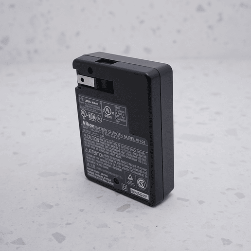 Cargador Nikon MH-24 - USADO 2