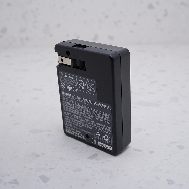 Cargador Nikon MH-24 - USADO 2