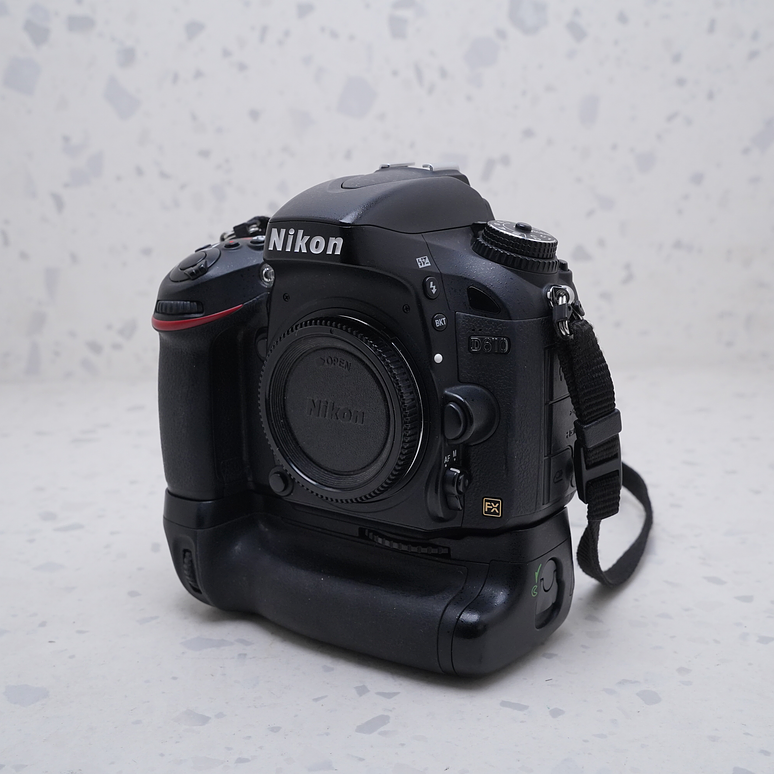 Nikon D610 (Body) - USADO  2