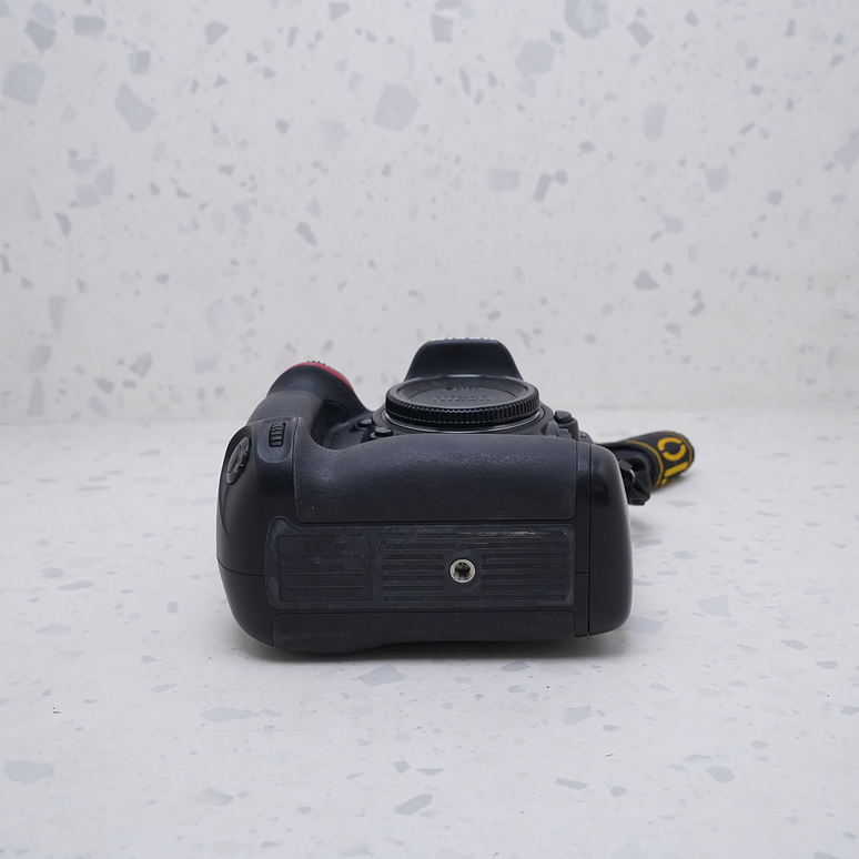 Nikon D610 (Body) - USADO  7